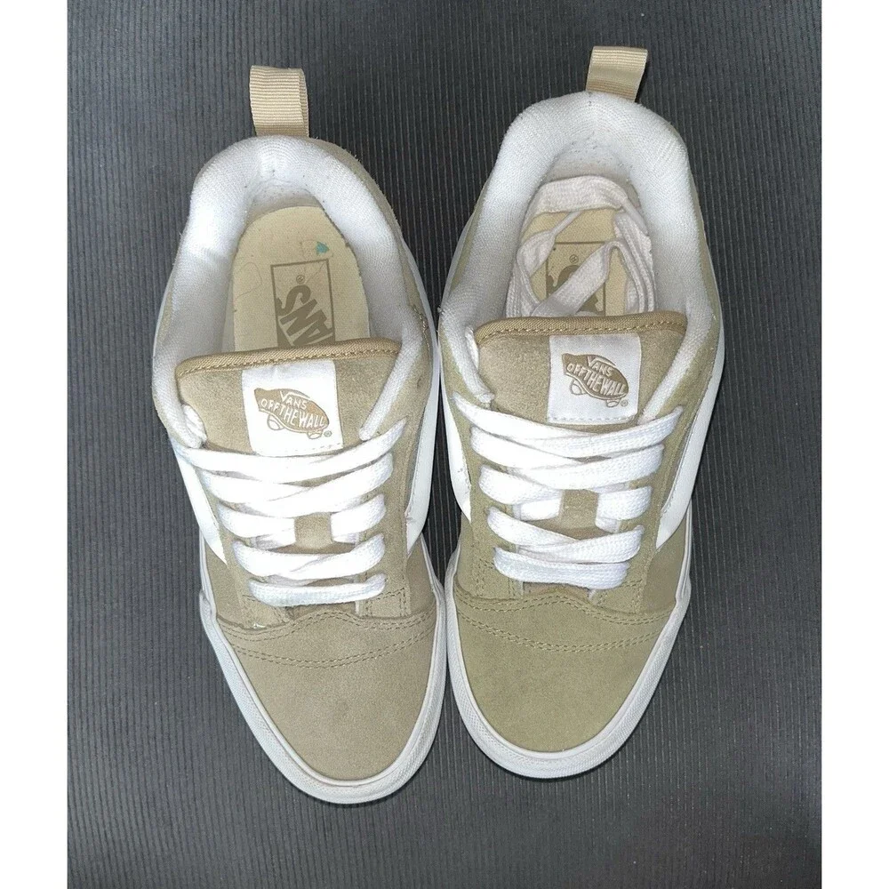 VANS Platform SuedeLow Top Sneakers Beige/White  7.5 Women/ 6 Men